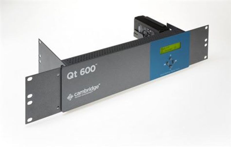 Cambridge Rack mount bracket for the Qt 300 / 600 control module