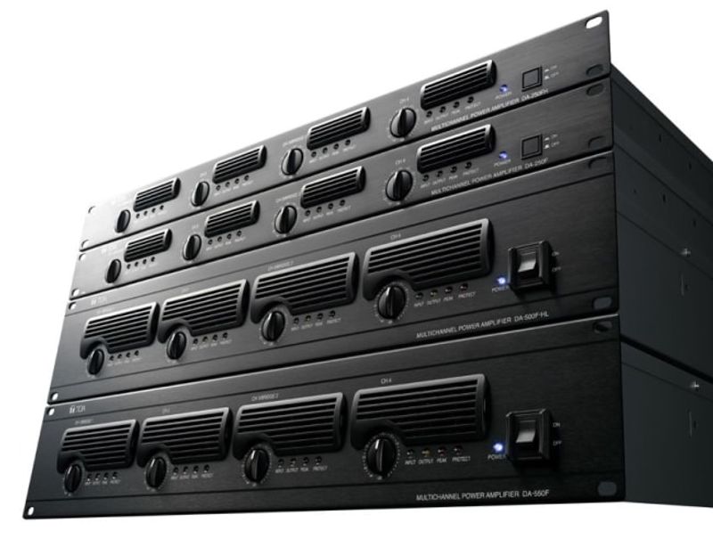 TOA Forsterker 4 x250W 4ohm 1U Digital